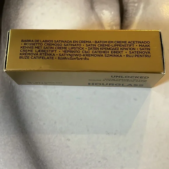 Hourglass unlocked Satin Creme Lipstick 308 Larch - Picture 4 of 8